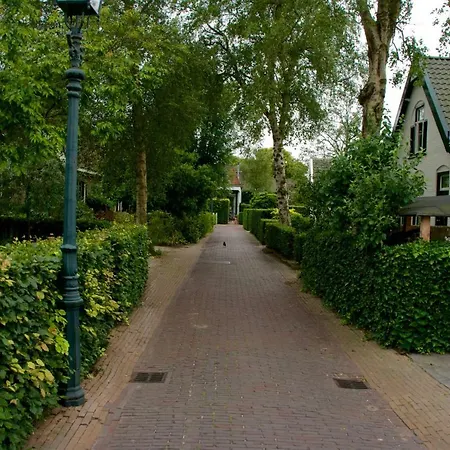 Holiday home Huisje Weltegre